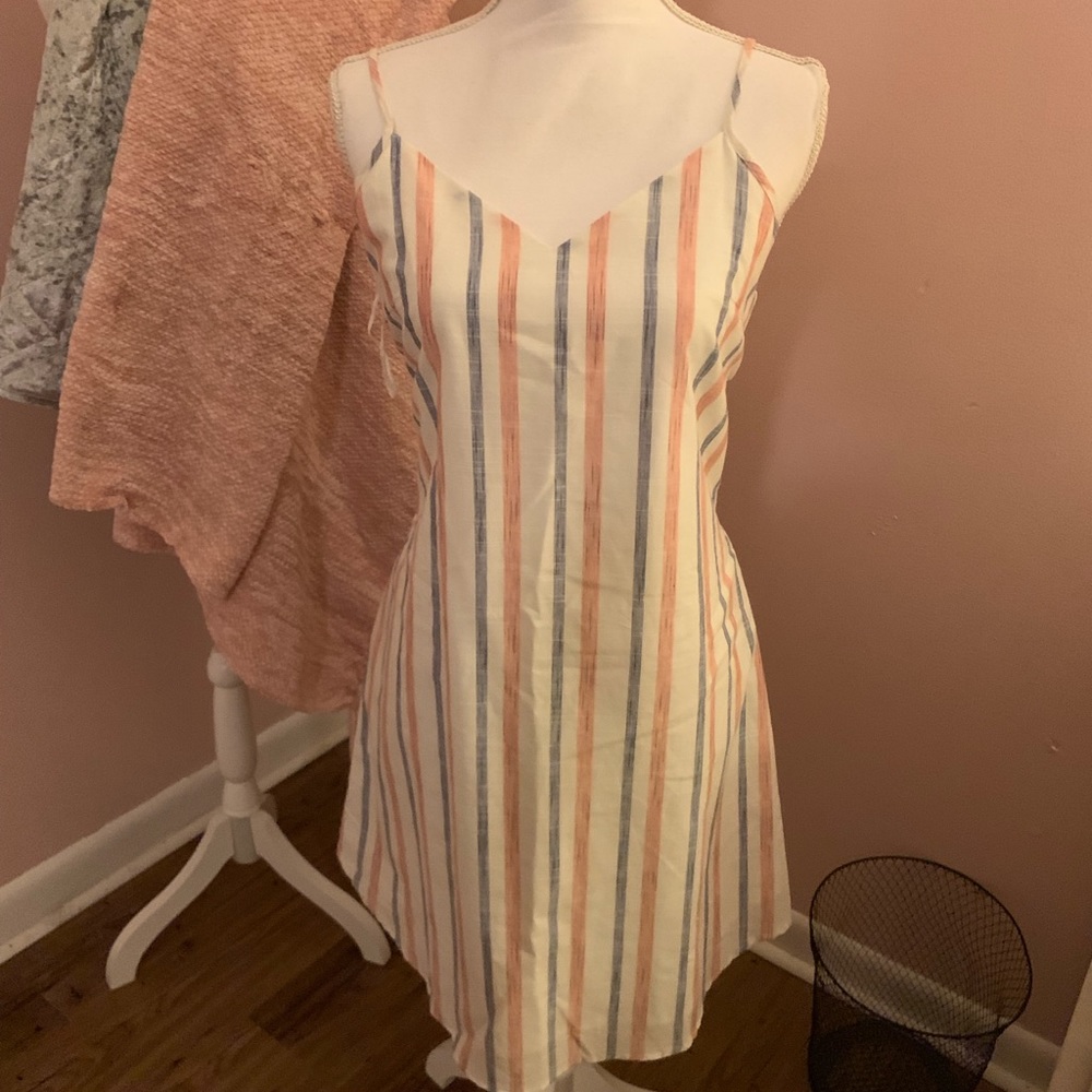 Striped dress with tie